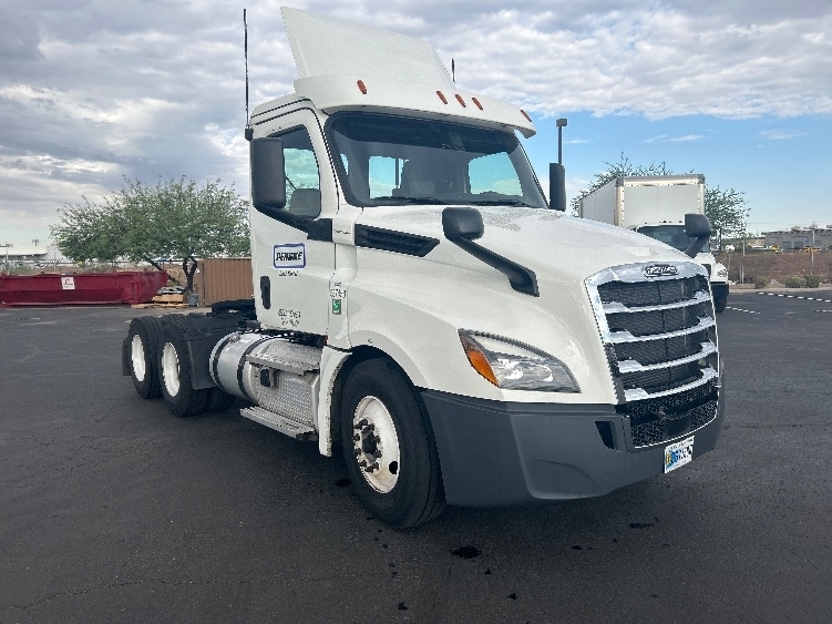 2020 FREIGHTLINER CASCADIA 126 in Phoenix, AZ