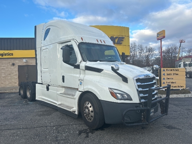 2022 FREIGHTLINER CASCADIA 126 in Chicopee, MA