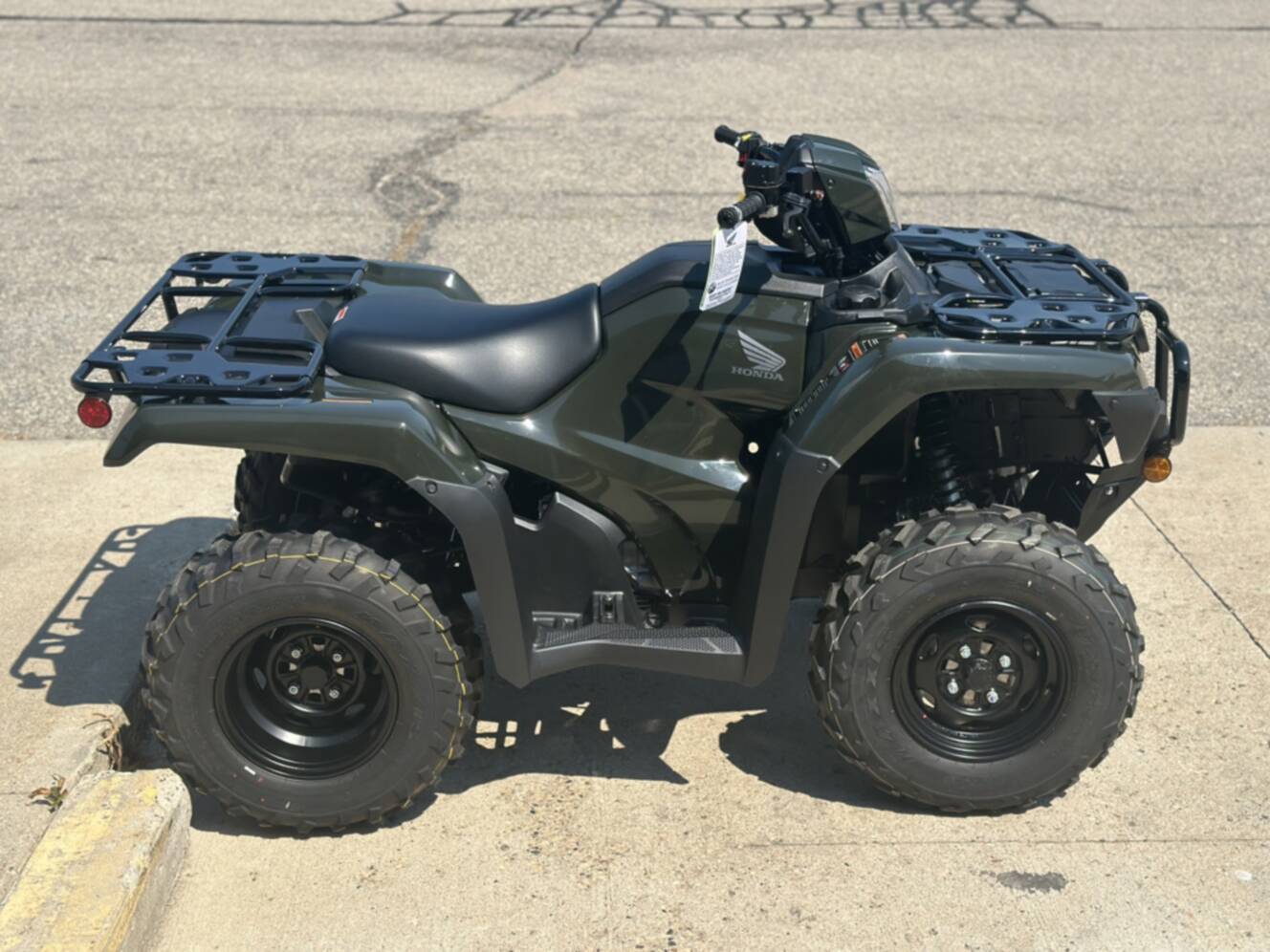 A photo of this 2027 Honda FourTrax Foreman 4x4