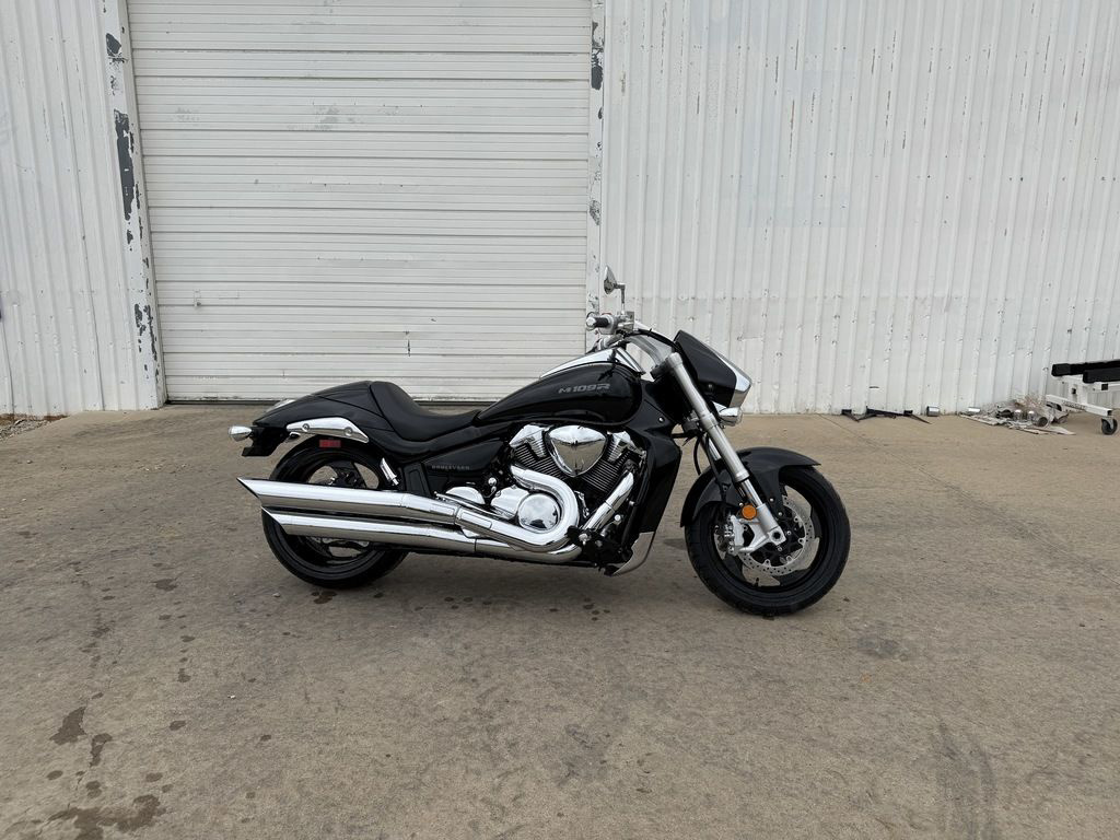 2025 Suzuki Boulevard M109R M109R in Decatur, TX
