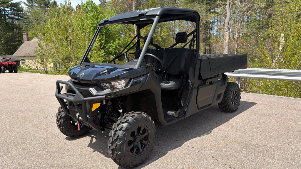 2026 Can-Am DEFENDER PRO XT HD10 in milford NH