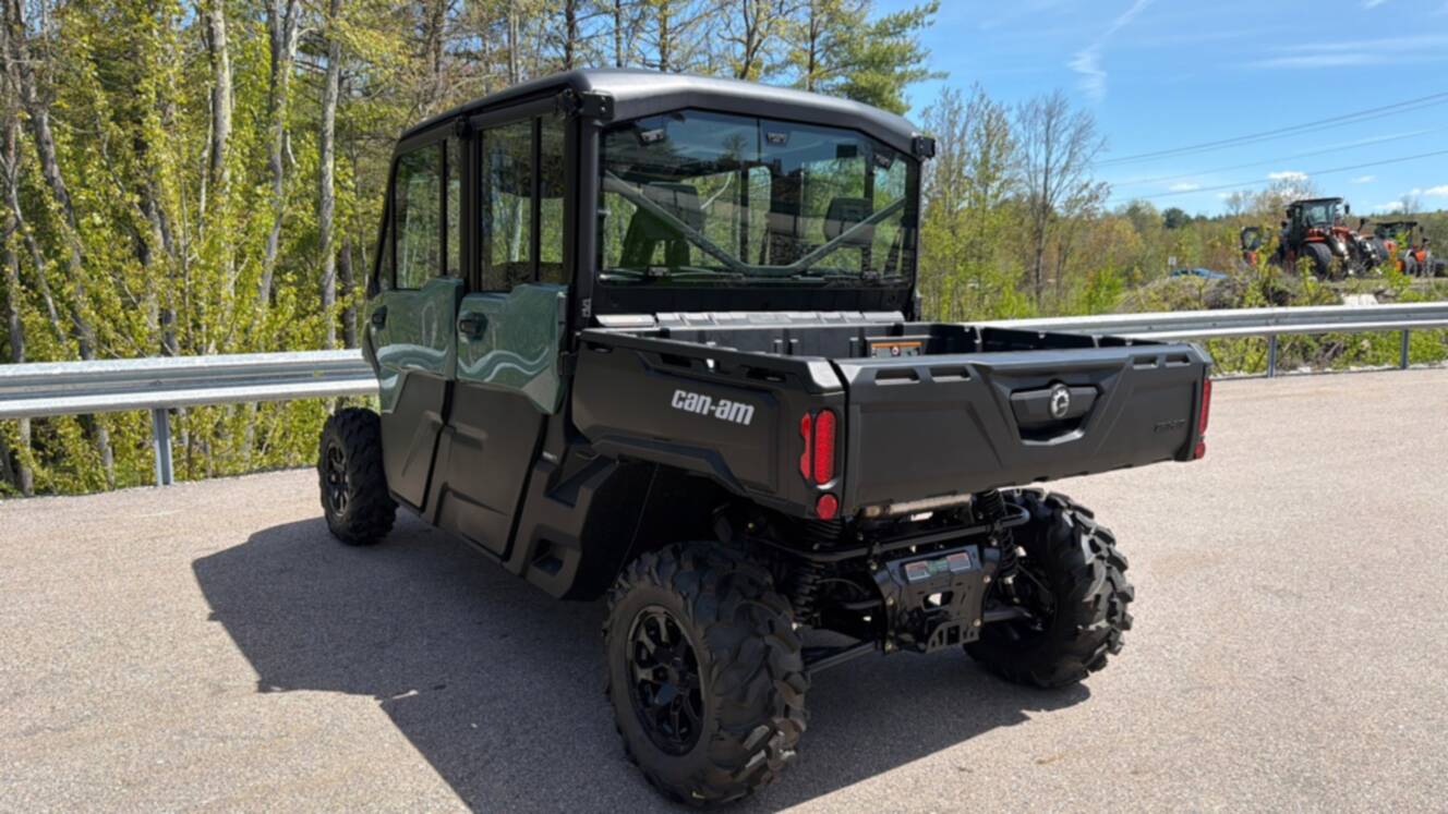 A photo of this 2026 Can-Am DEFENDER MAX DPS CAB HD10