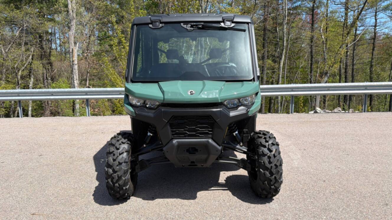 A photo of this 2026 Can-Am DEFENDER MAX DPS CAB HD10