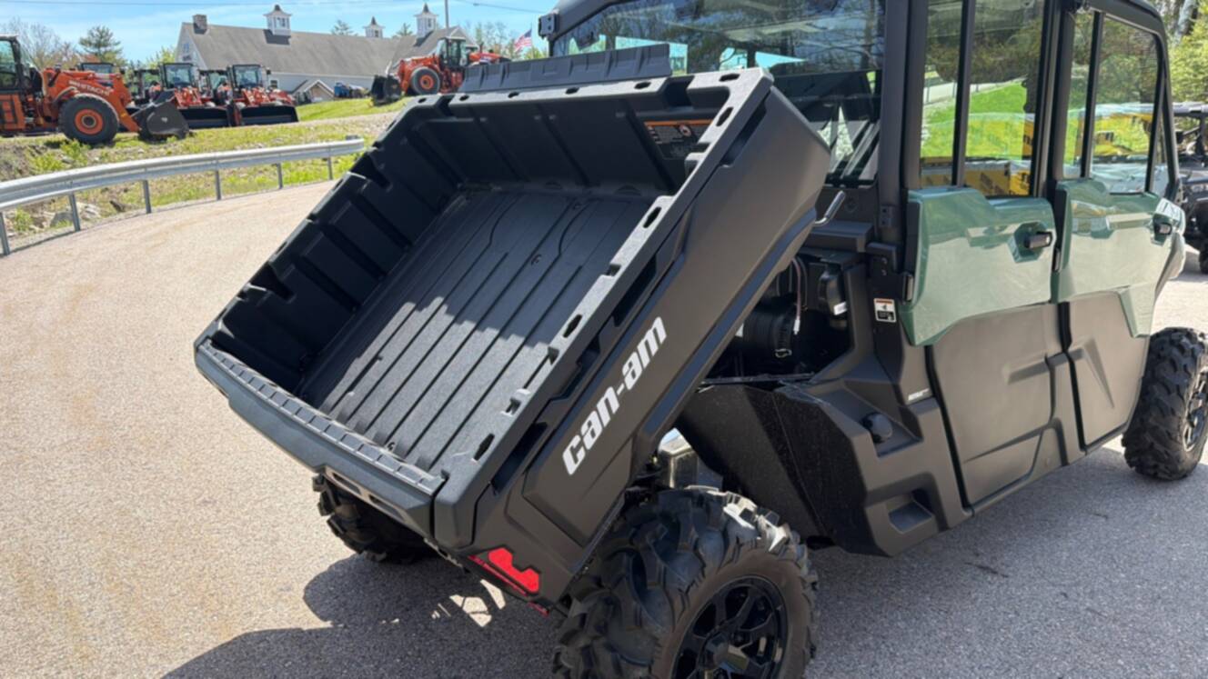 A photo of this 2026 Can-Am DEFENDER MAX DPS CAB HD10