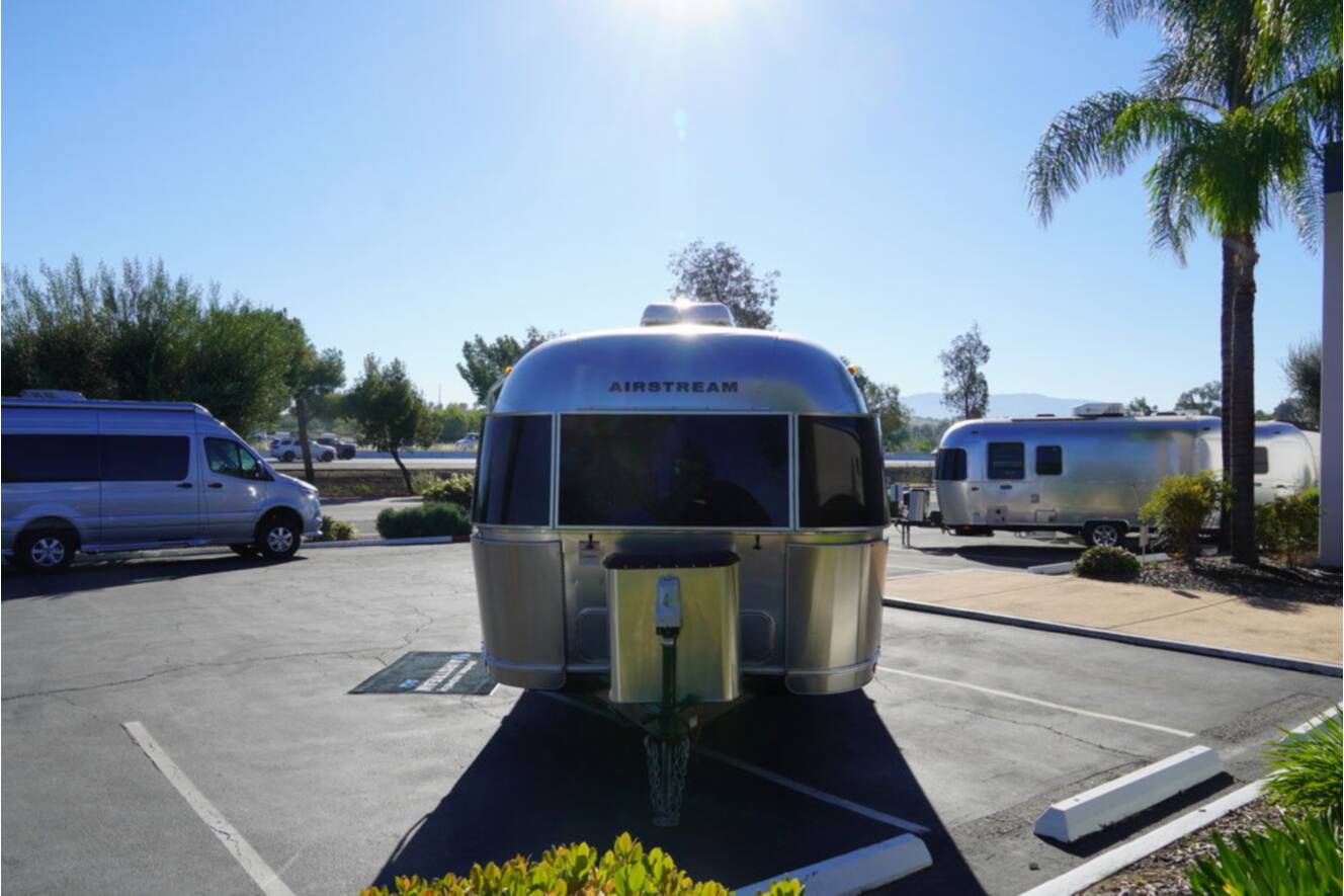 A photo of this 2020 Airstream Flying Cloud 30FB Bunk