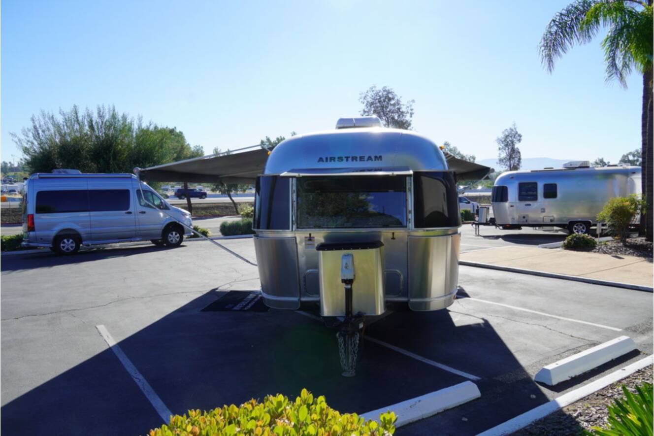 A photo of this 2020 Airstream Flying Cloud 30FB Bunk