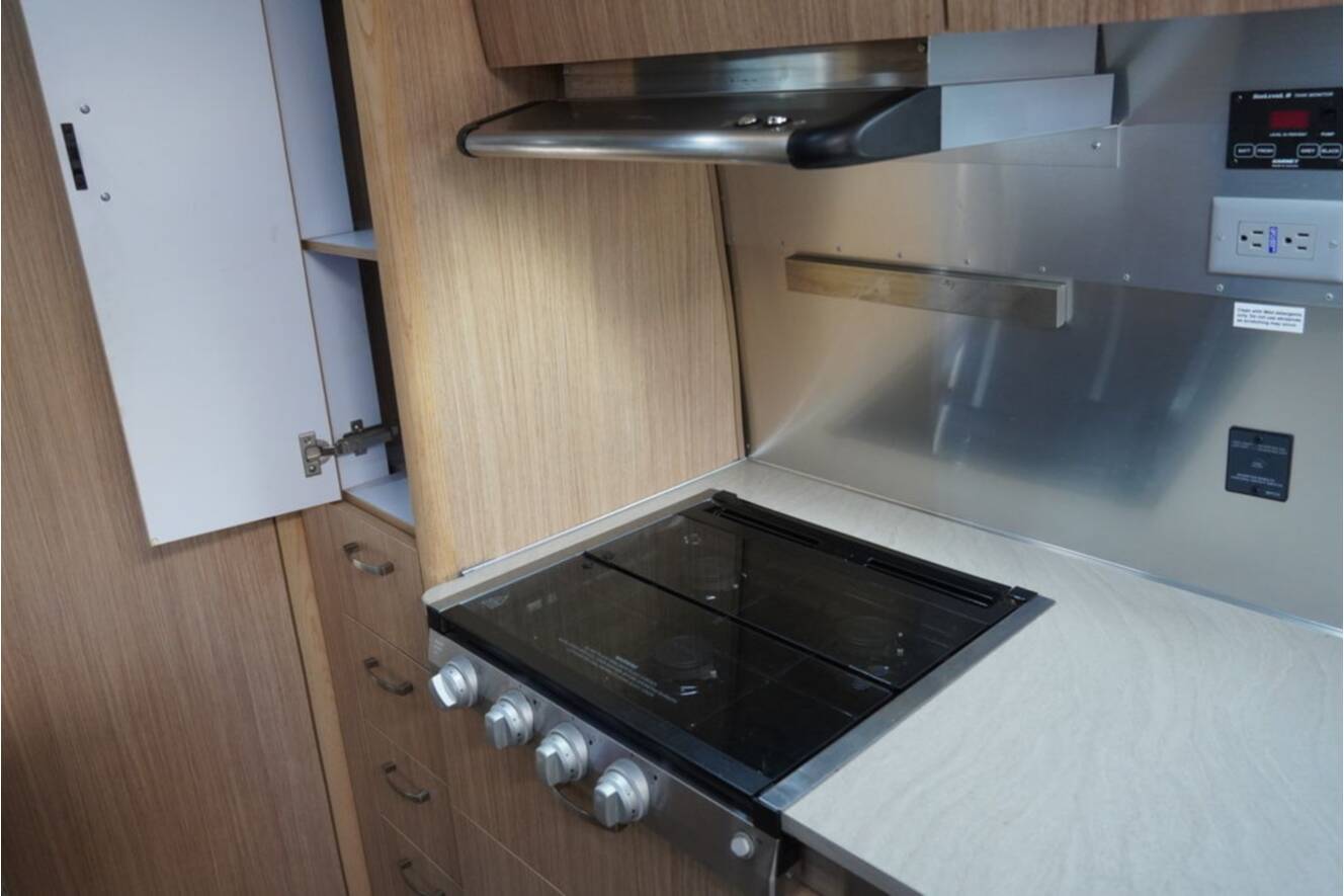 A photo of this 2020 Airstream Flying Cloud 30FB Bunk