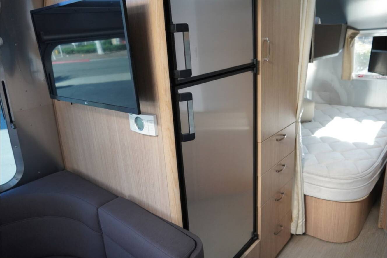 A photo of this 2020 Airstream Flying Cloud 30FB Bunk
