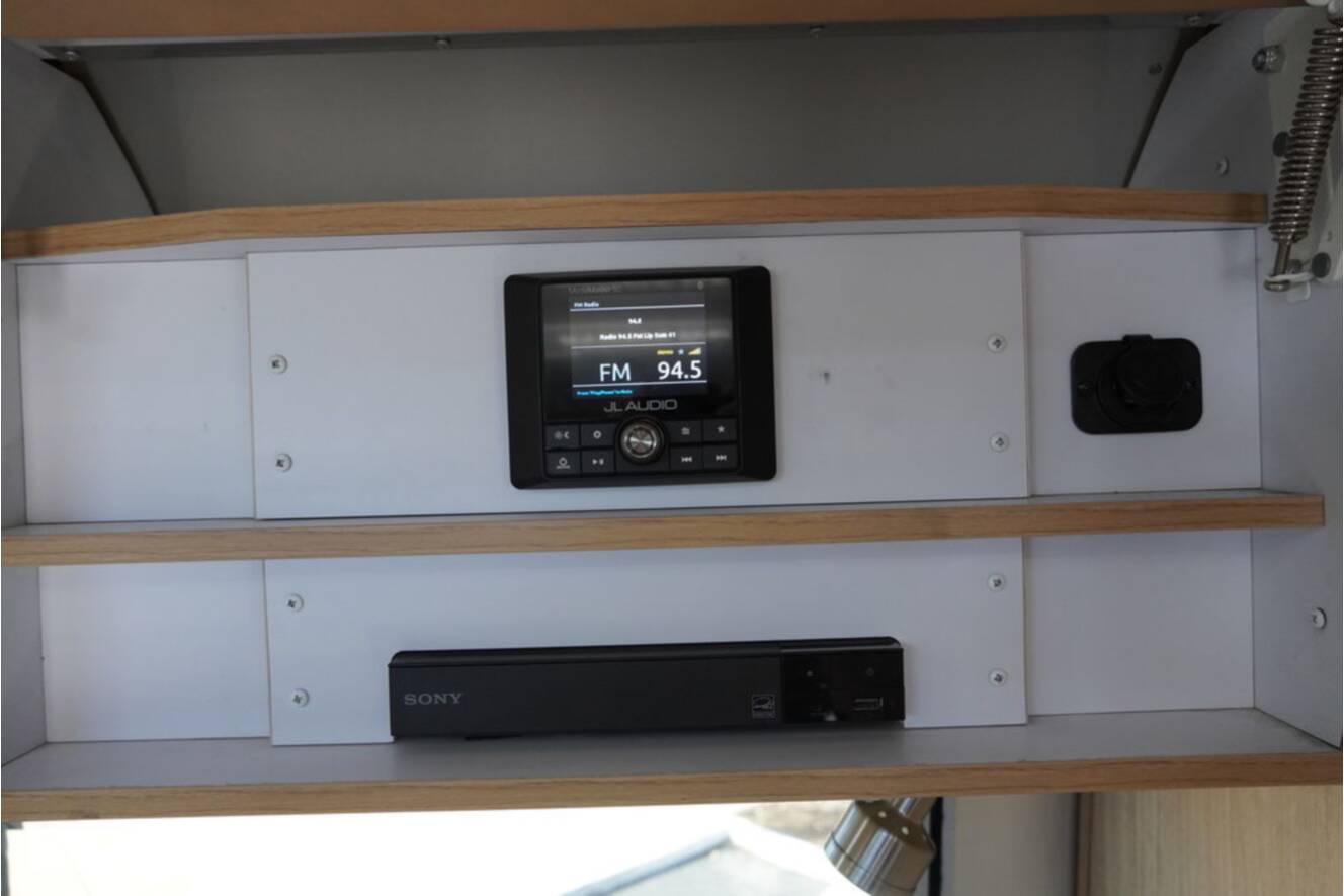 A photo of this 2020 Airstream Flying Cloud 30FB Bunk