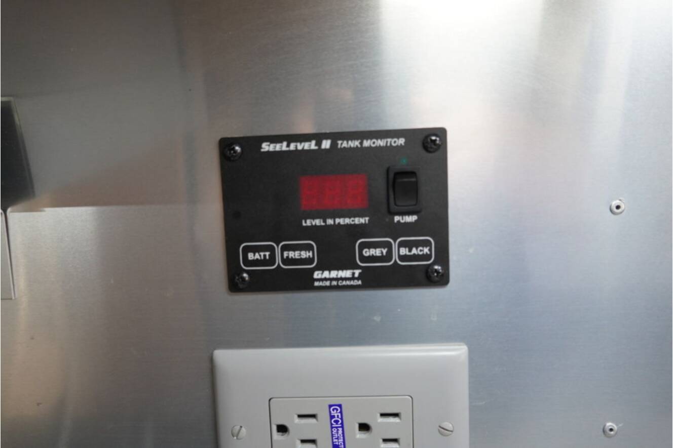A photo of this 2020 Airstream Flying Cloud 30FB Bunk