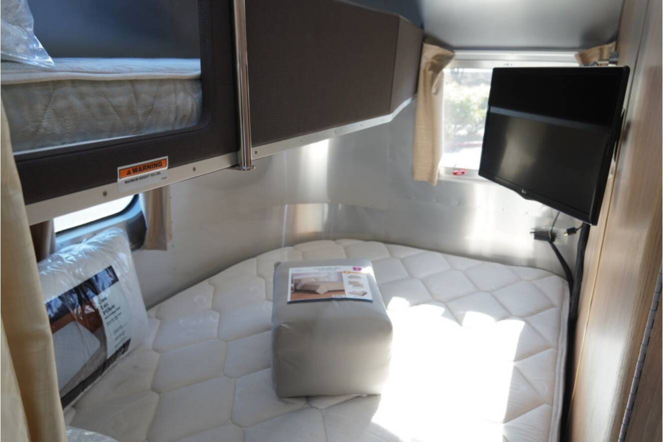 A photo of this 2020 Airstream Flying Cloud 30FB Bunk