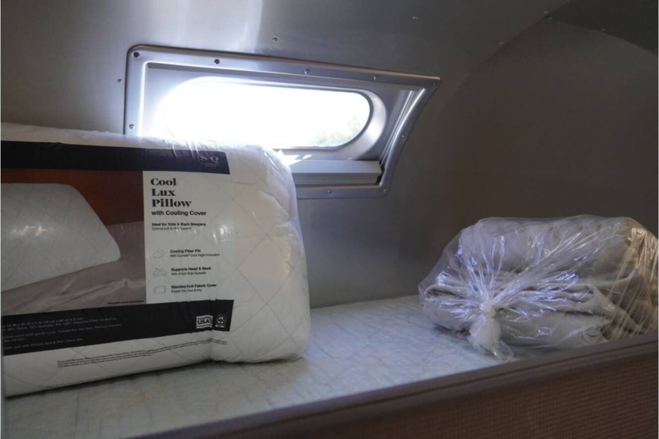 A photo of this 2020 Airstream Flying Cloud 30FB Bunk