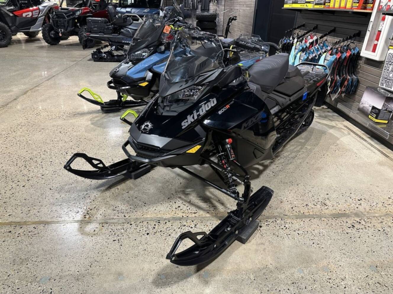 A photo of this 2023 Ski-Doo MXZ BLIZZARD 600R