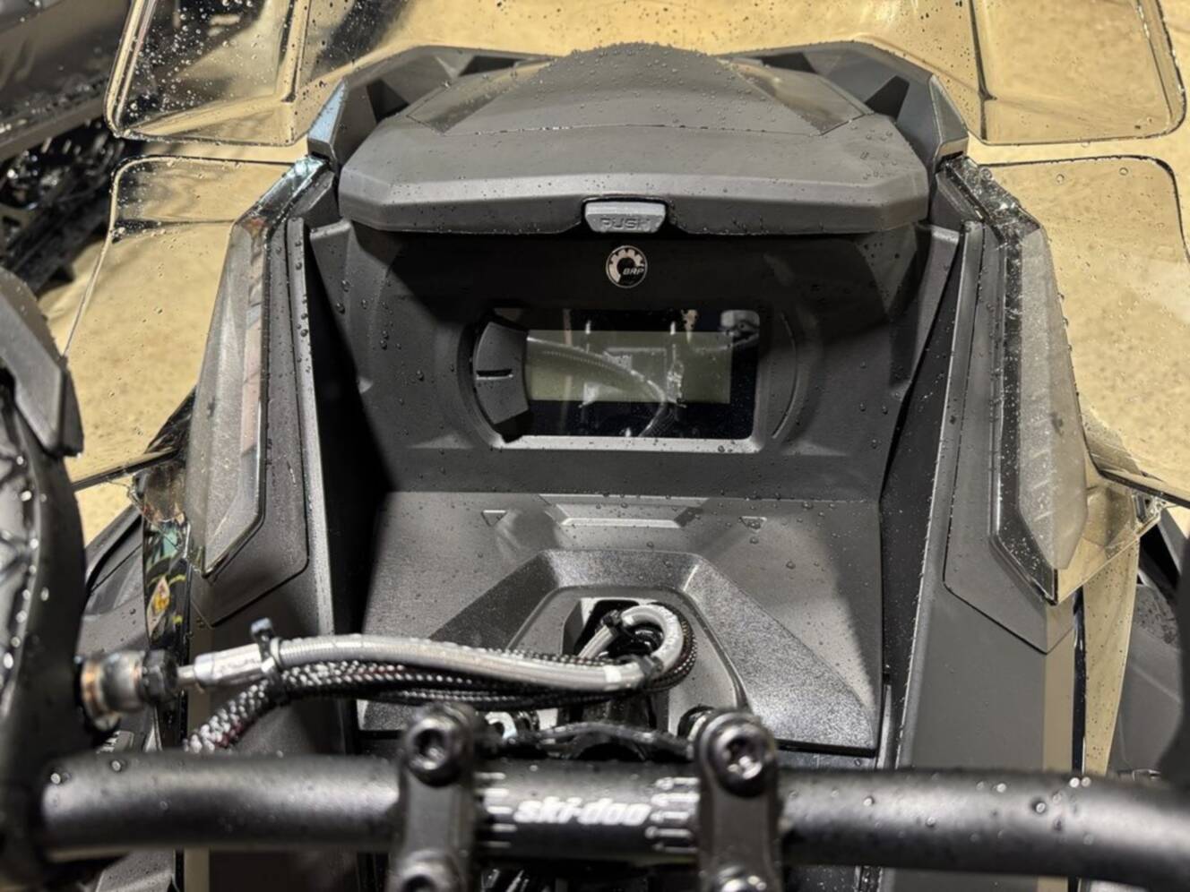 A photo of this 2026 Ski-Doo MXZ® Adrenaline® 850 E-TEC 137_Black
