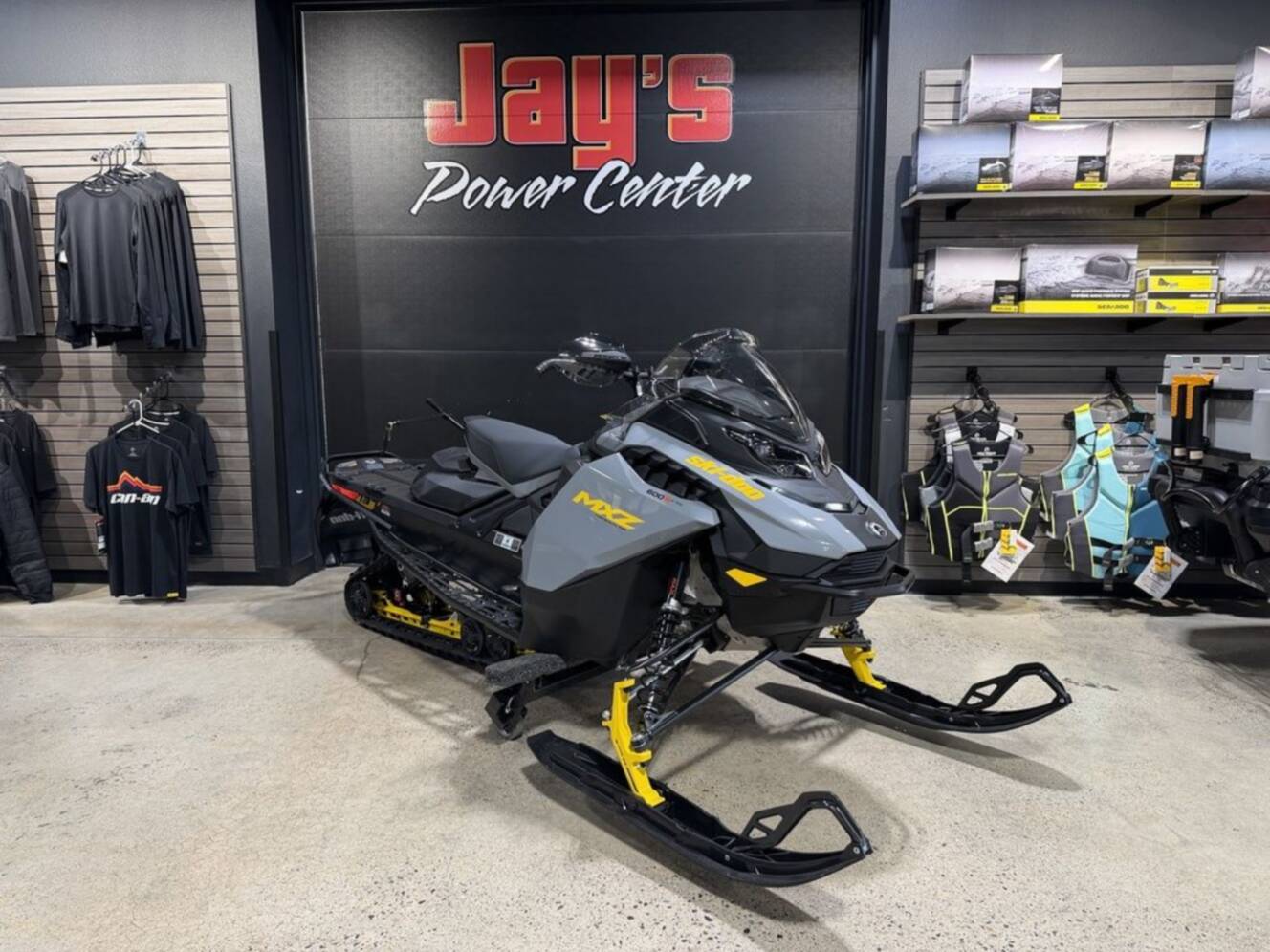 A photo of this 2026 Ski-Doo MXZ® Adrenaline® 600R E-TEC 137_Grey