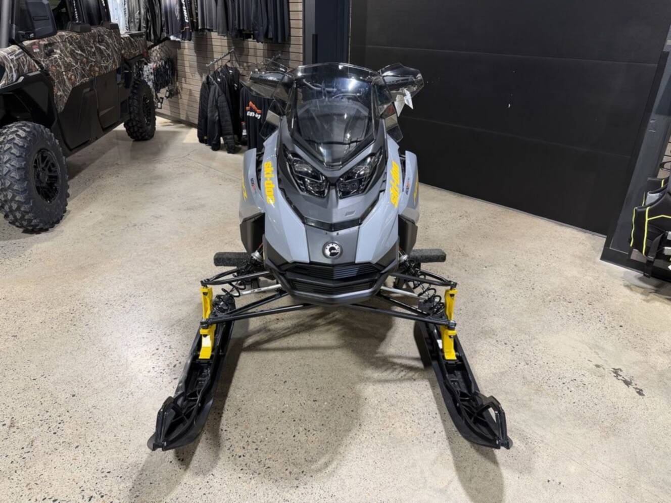 A photo of this 2026 Ski-Doo MXZ® Adrenaline® 600R E-TEC 137_Grey