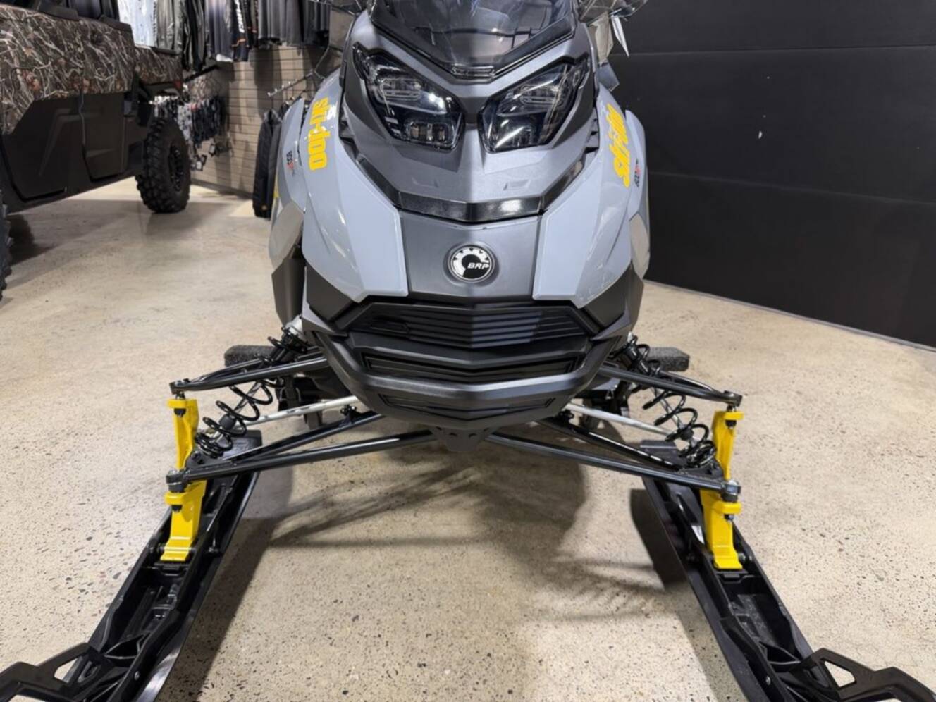 A photo of this 2026 Ski-Doo MXZ® Adrenaline® 600R E-TEC 137_Grey