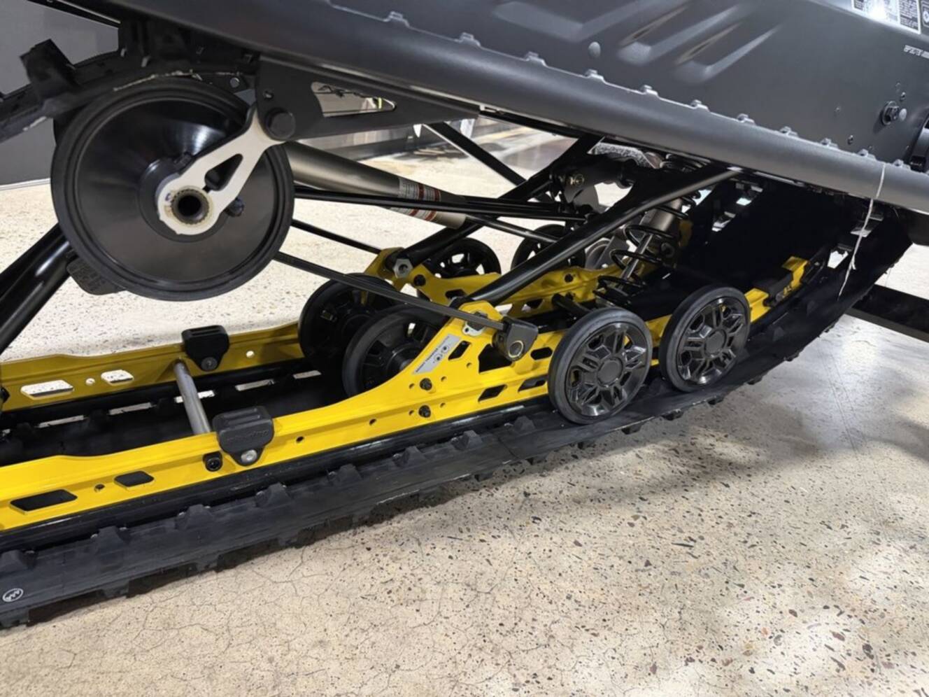 A photo of this 2026 Ski-Doo MXZ® Adrenaline® 600R E-TEC 137_Grey