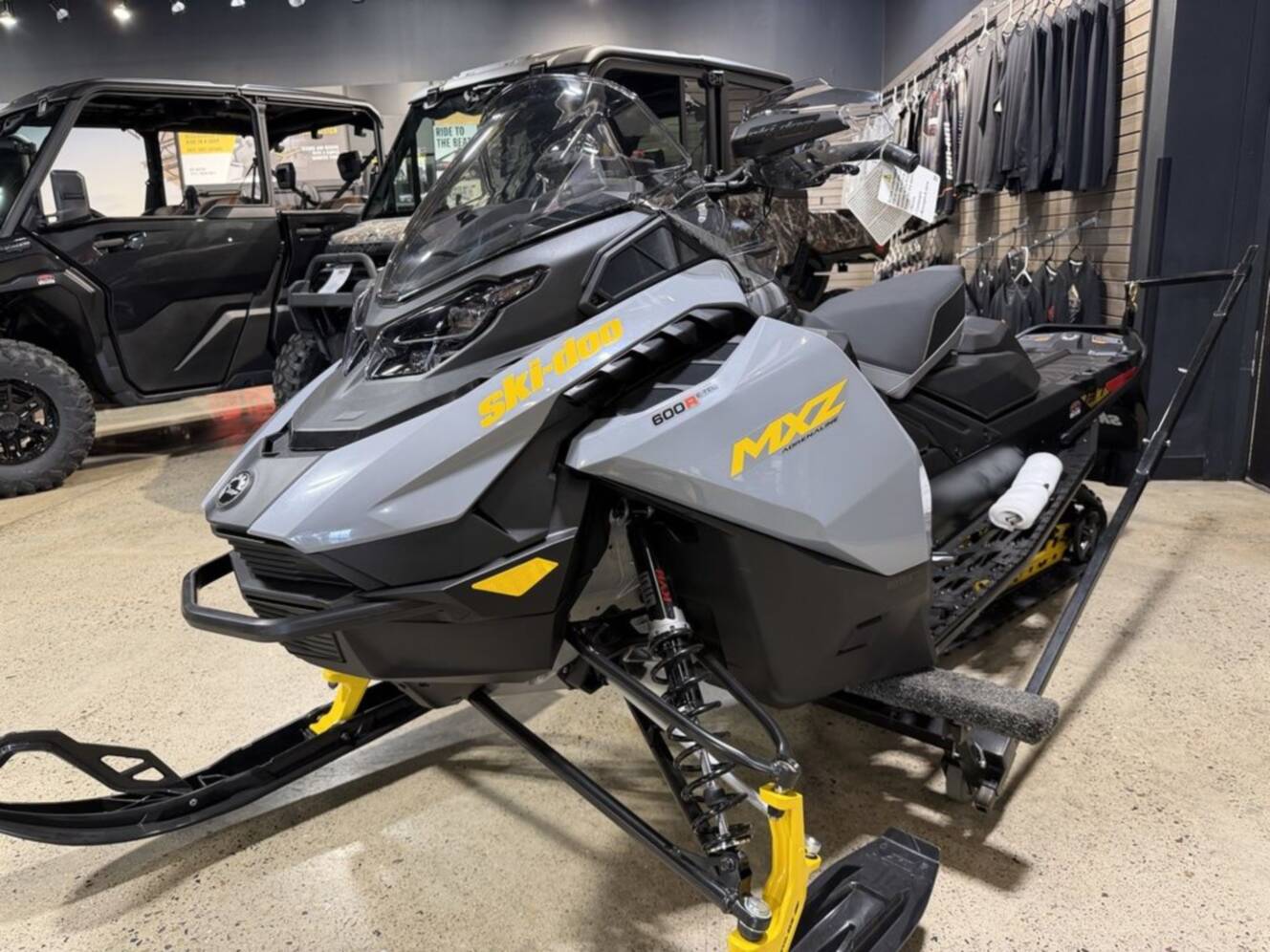 A photo of this 2026 Ski-Doo MXZ® Adrenaline® 600R E-TEC 137_Grey