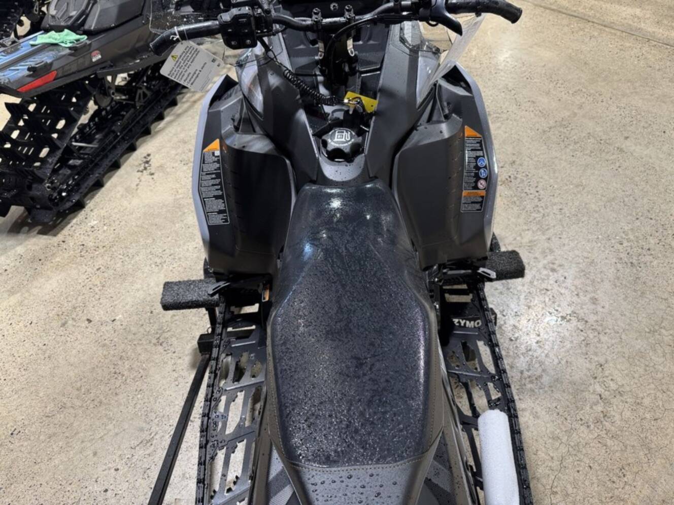 A photo of this 2026 Ski-Doo MXZ® Adrenaline® 850 E-TEC 137_Grey