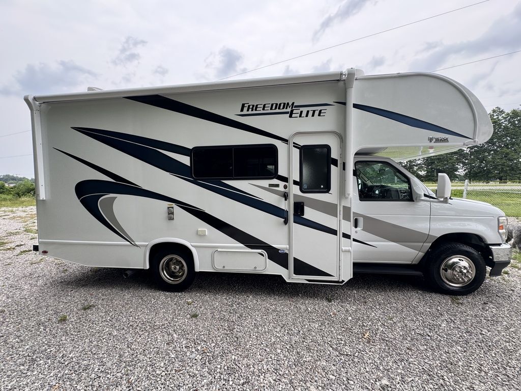 2024 Thor Motor Coach Freedom Elite 22FE in lorain OH