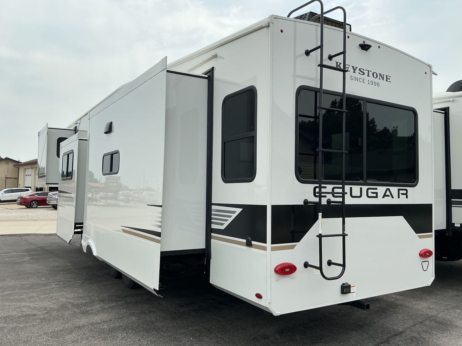 2027 Keystone Rv Cougar 360MBI in jackson MO