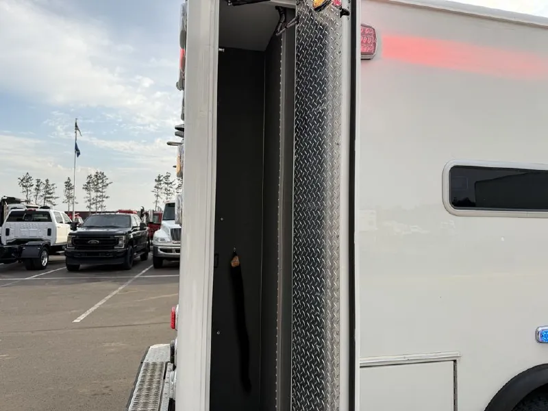 2016 FORD F350 HORTON AMBULANCE