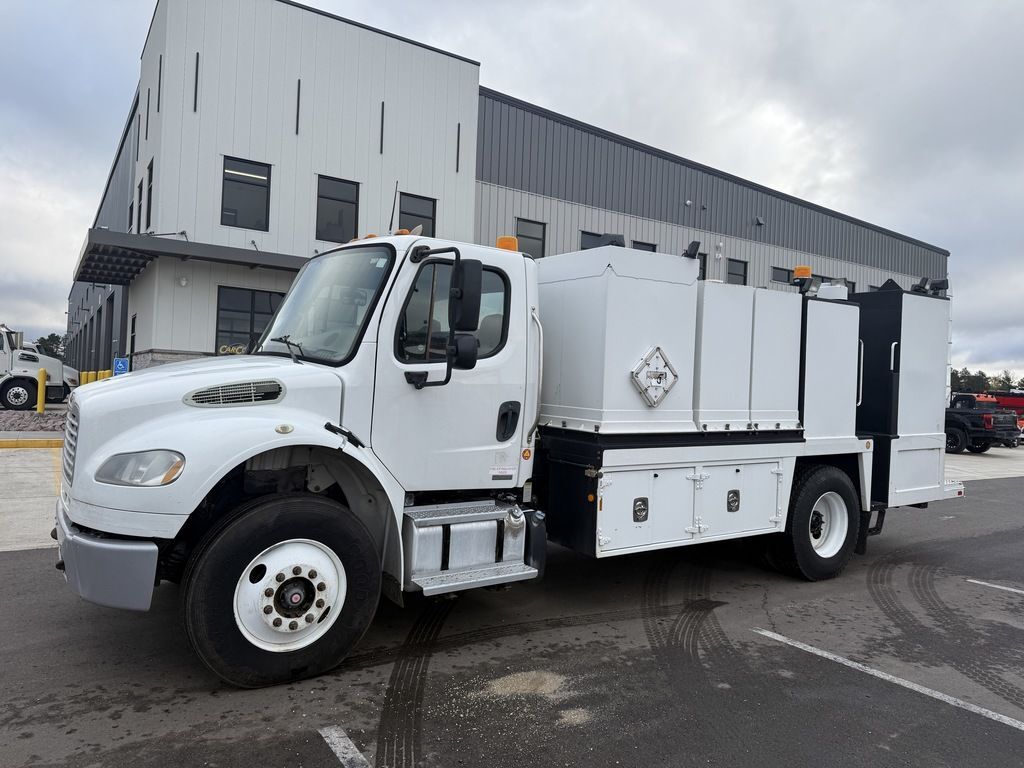 2012 FREIGHTLINER BUSINESS CLASS LUBE BODY in Rice, MN