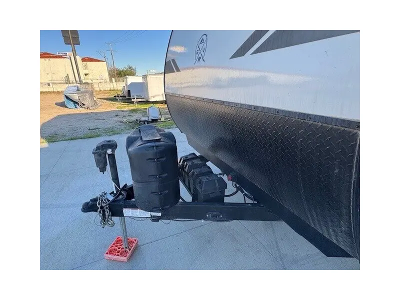 2022 FOREST RIVER SURVEYOR LEGEND 276BHLE