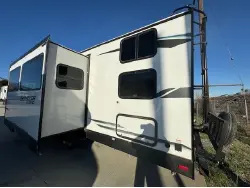 2022 FOREST RIVER SURVEYOR LEGEND 276BHLE