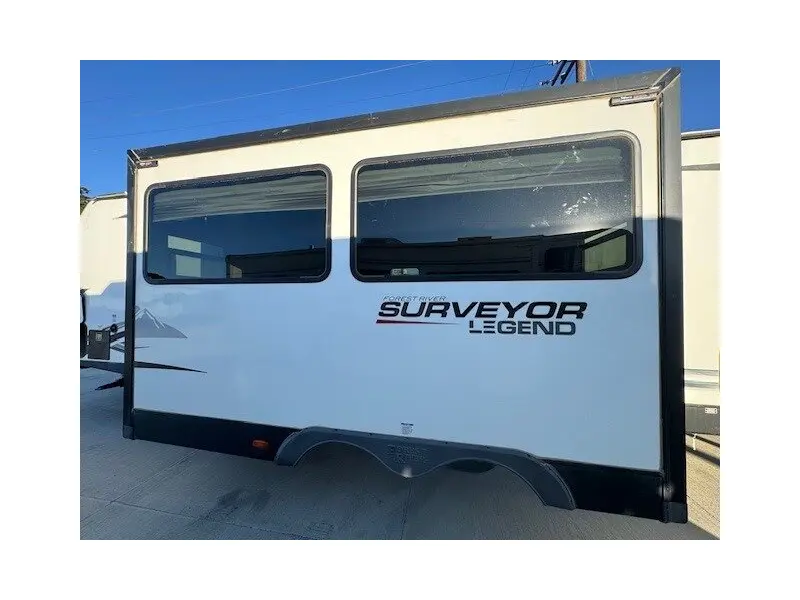 2022 FOREST RIVER SURVEYOR LEGEND 276BHLE