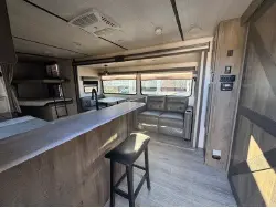 2022 FOREST RIVER SURVEYOR LEGEND 276BHLE