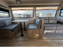 2022 FOREST RIVER SURVEYOR LEGEND 276BHLE