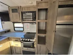 2022 FOREST RIVER SURVEYOR LEGEND 276BHLE