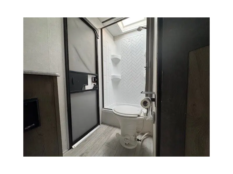 2022 FOREST RIVER SURVEYOR LEGEND 276BHLE