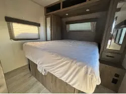 2022 FOREST RIVER SURVEYOR LEGEND 276BHLE