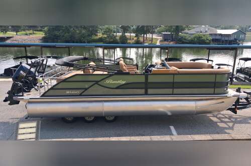 2027 Bentley Pontoons Legacy 220 Swingback 223 in macon GA