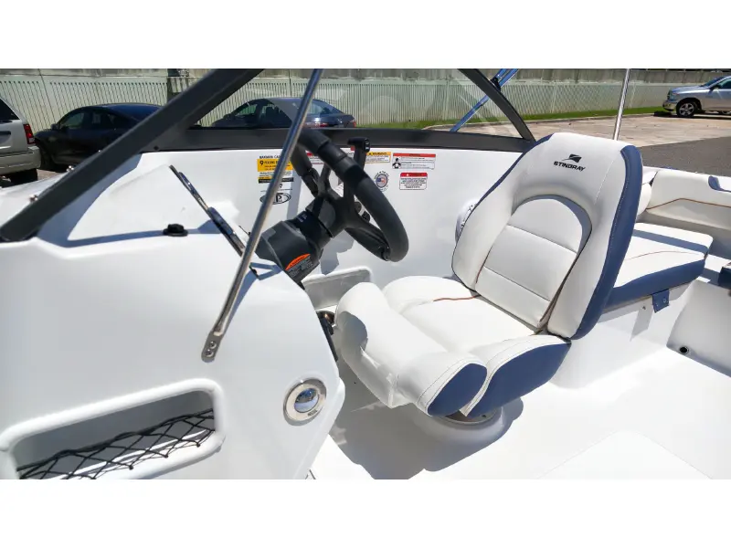 2027 Stingray 19 DC