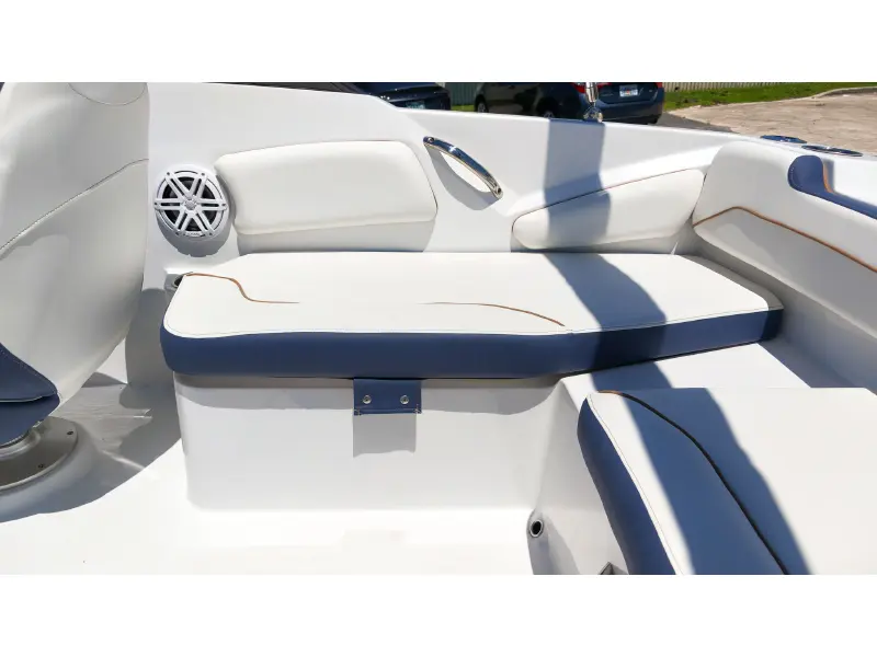 2027 Stingray 19 DC
