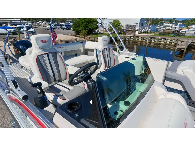 2027 Bennington 22 M SWINGBACK