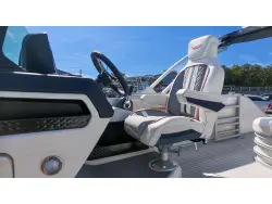 2027 Bennington 22 M SWINGBACK