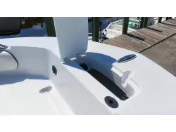 2027 Stingray 17 CC