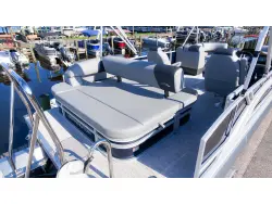 2027 Bennington 22 S SWINGBACK