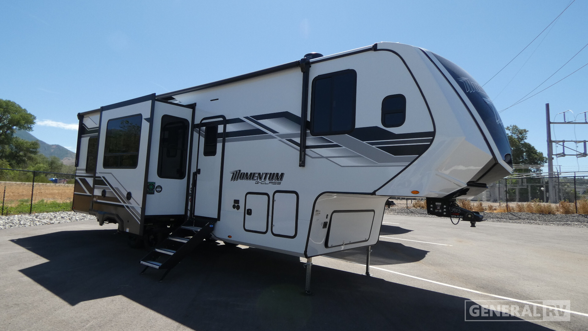 2027 Grand Design MOMENTUM G-CLASS 320G in south weber UT
