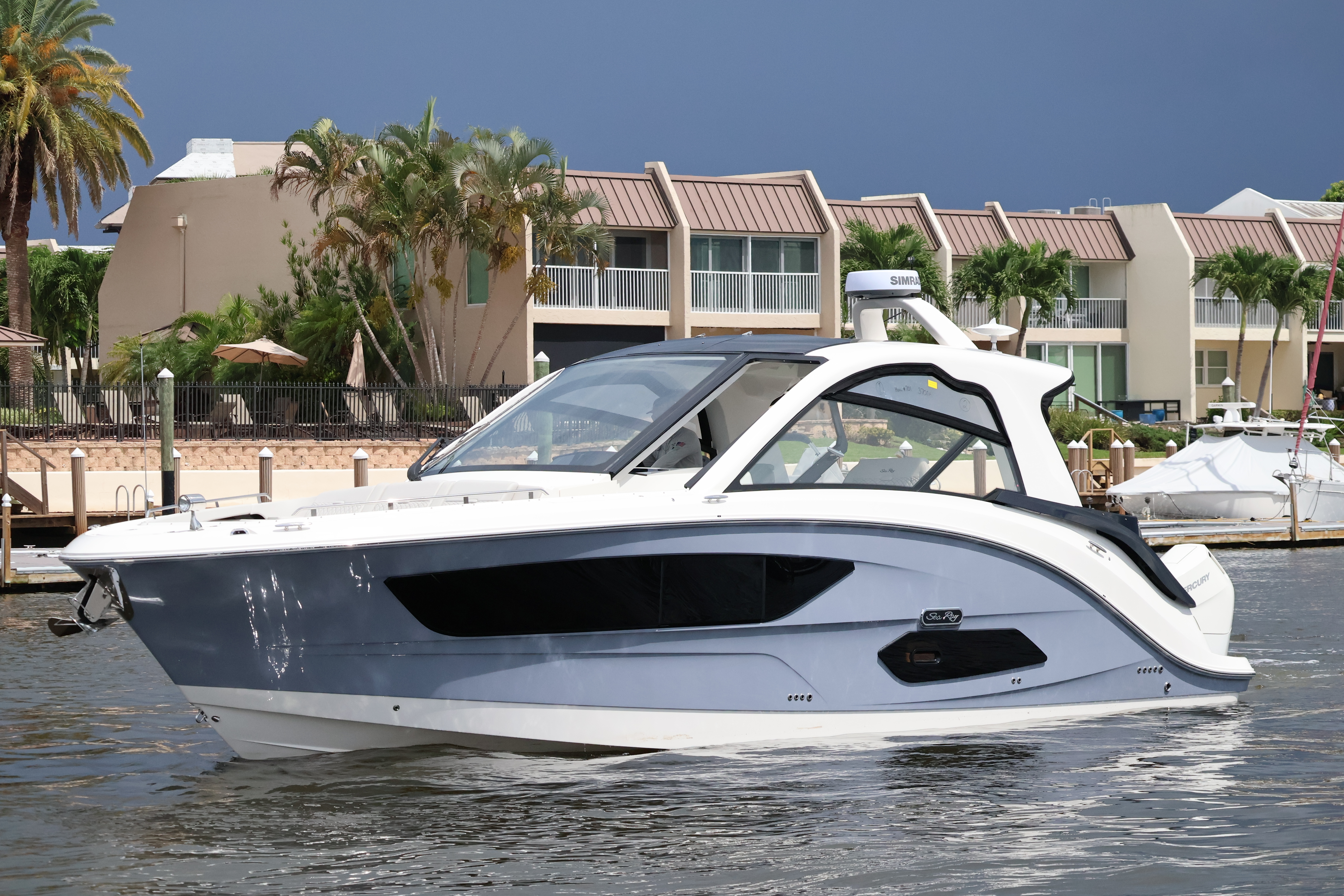 2026 Sea Ray Sundancer 370 Outboard 390 in naples FL