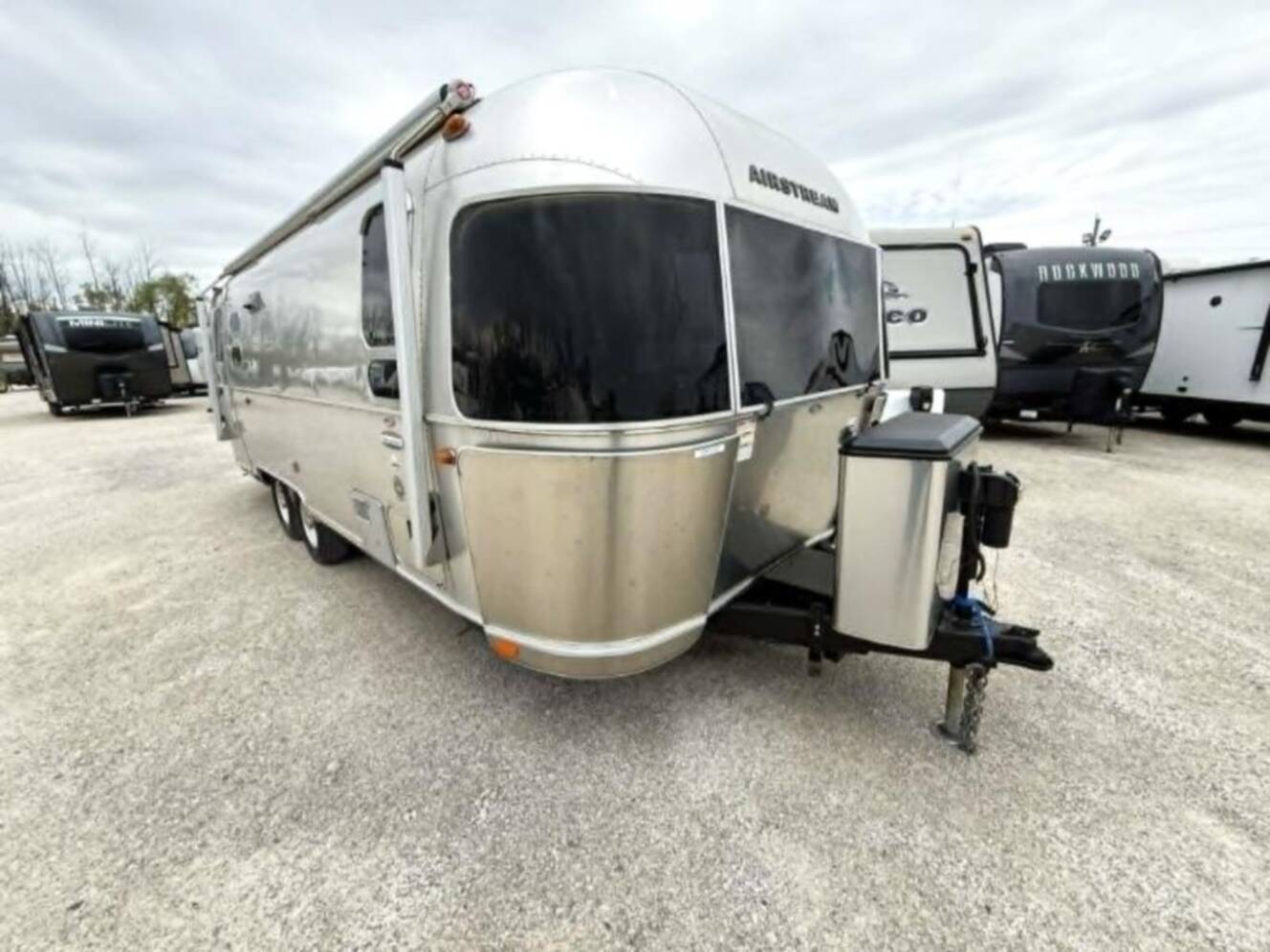 A photo of this 2018 Airstream International Serenity 25FB Twin