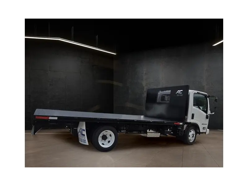 2026 ISUZU NPR HD