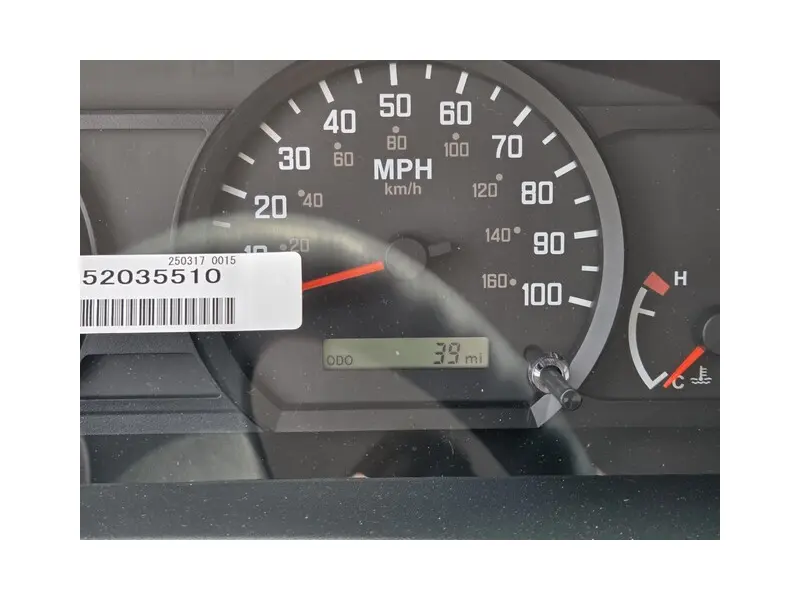 2026 ISUZU NPR HD