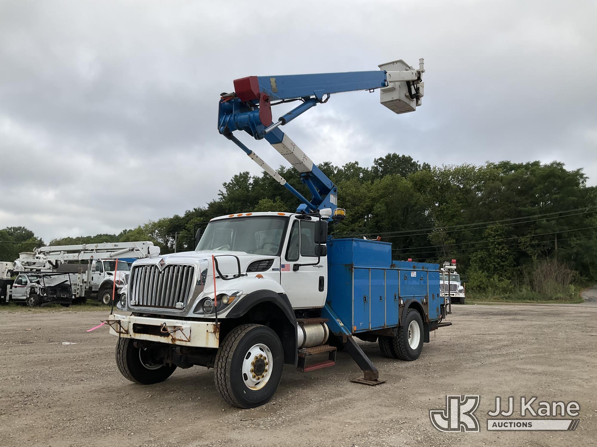 2015 INTERNATIONAL 7300 in Charlotte, MI