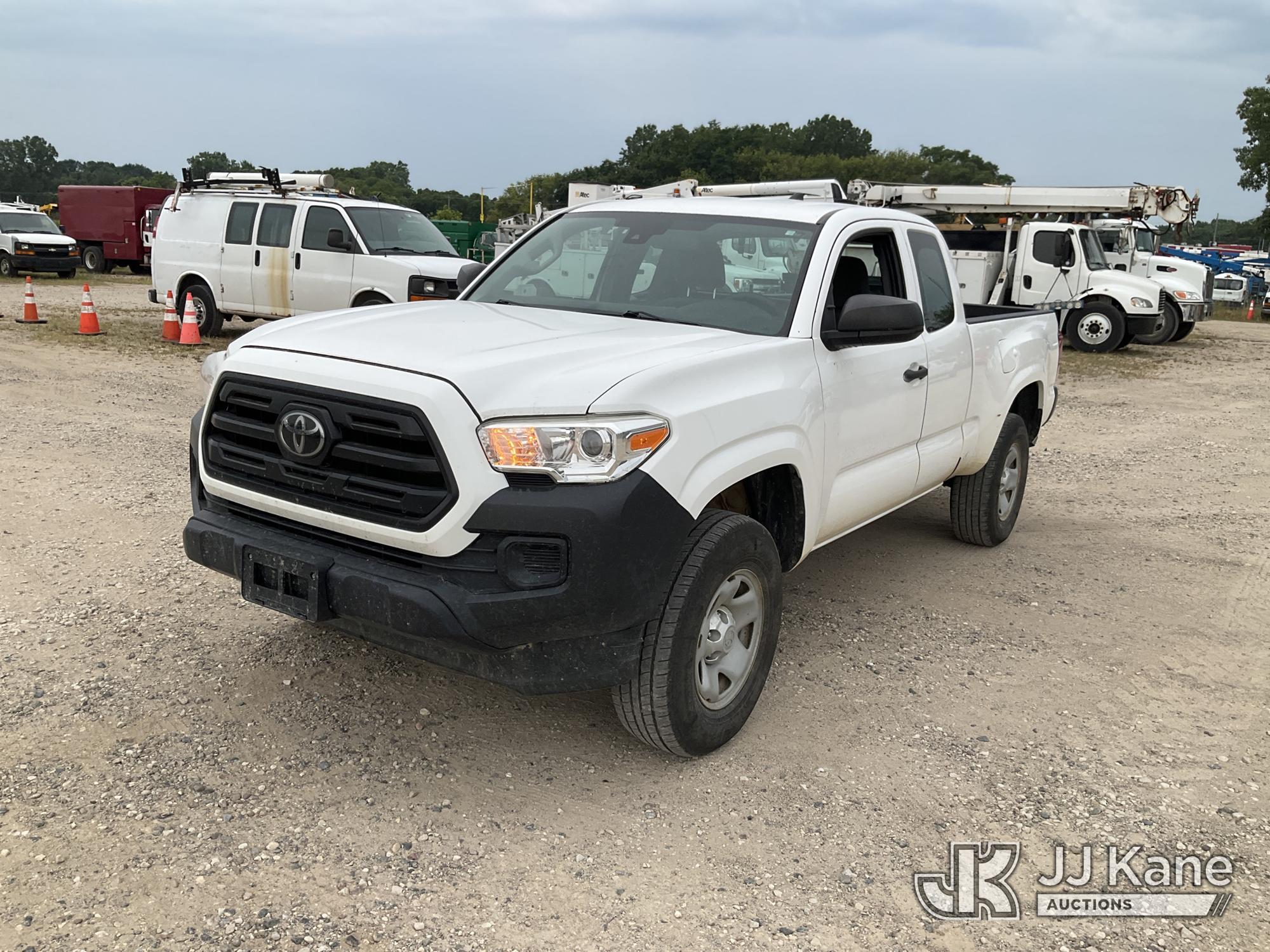 2018 TOYOTA TACOMA in Charlotte, MI